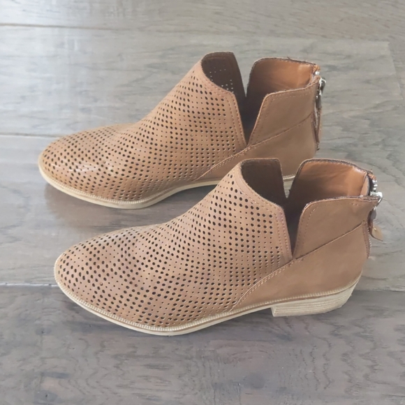 steve madden perforated booties